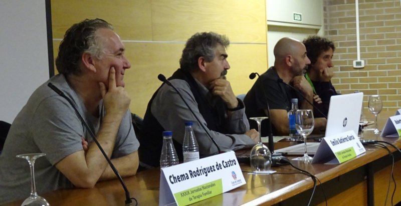 mesa redonda Aportaciones del cliente en Terapia Familiar